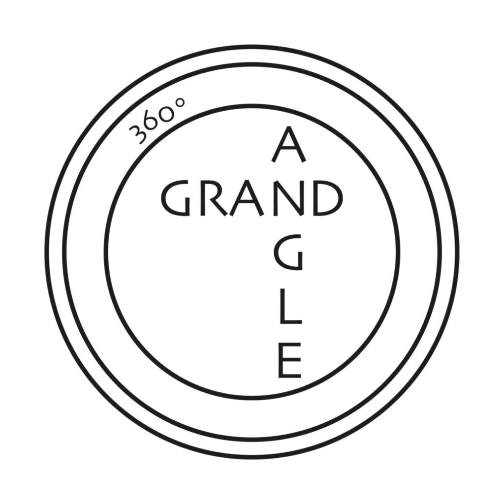 logo grand angle